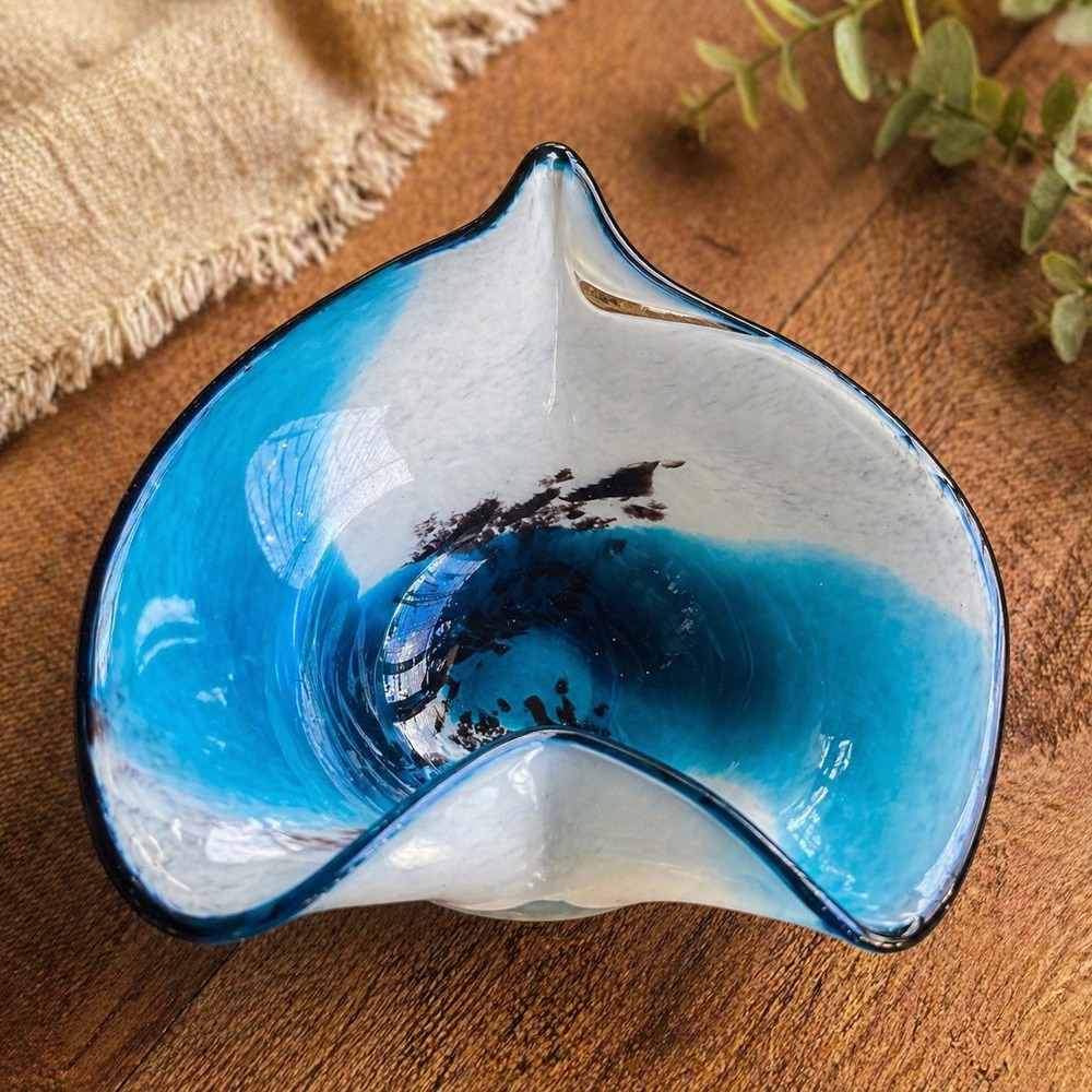 Mdina Glass Malta Blue White Freeform Art Glass Bowl 6.5" Vtg Biomorphic Dish